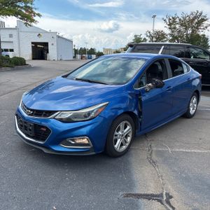 2017 Chevrolet CRUZE LT AUTO photo 1