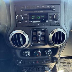 صورة مصغرة 37 لـ 2017 JEEP WRANGLER UNLIMITED SAHARA