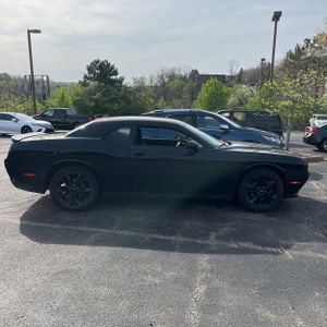 DODGE CHALLENGER SXT - 10