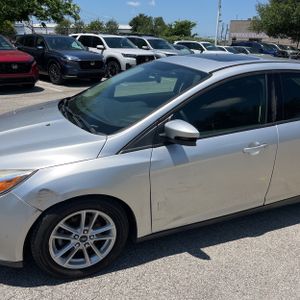 FORD FOCUS SE - 2