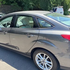 FORD FOCUS SE - 6