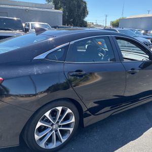 صورة 9 لـ 2018 Honda CIVIC SI