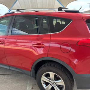 صورة 6 لـ 2014 Toyota RAV4 XLE