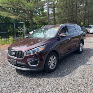 2017 KIA SORENTO LX photo 1