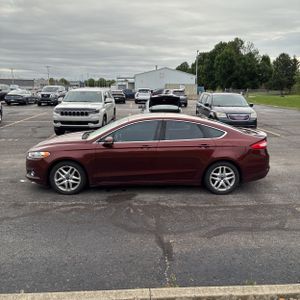 FORD FUSION SE - 3