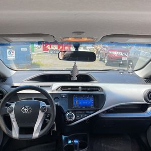 2012 Toyota PRIUS C TWO — миниатюра 35