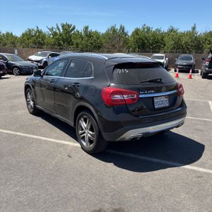 MERCEDES-BENZ GLA - 5