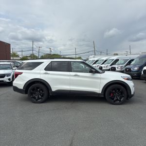 FORD EXPLORER ST - 10