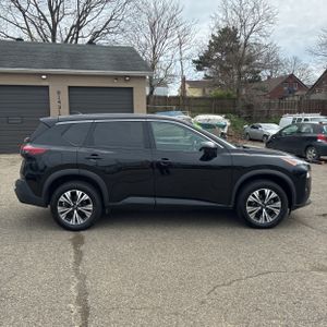 NISSAN ROGUE SV - 10