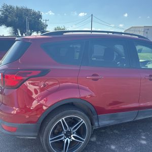 صورة 9 لـ 2019 FORD ESCAPE SEL