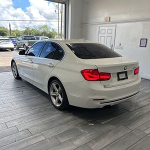 صورة 4 لـ 2017 BMW 3 SERIES 330I