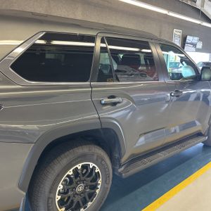 صورة 9 لـ 2026 Toyota SEQUOIA SR5
