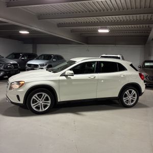 MERCEDES-BENZ GLA - 3