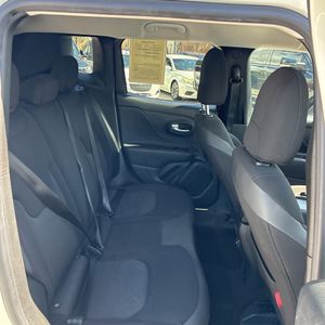 صورة 35 لـ 2023 JEEP RENEGADE TRAILHAWK