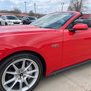 FORD MUSTANG GT PREMIUM - 2