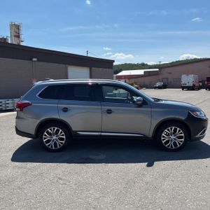 2017 Mitsubishi OUTLANDER SEL — фото 6