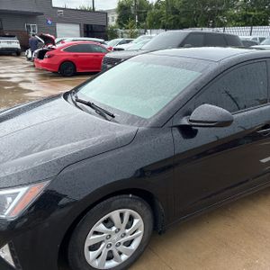 2020 Hyundai ELANTRA SE photo 2