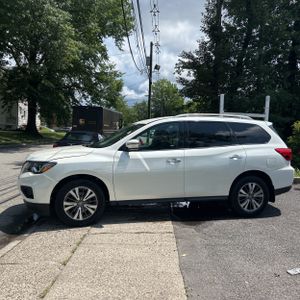 2017 Nissan PATHFINDER SV 照片 3