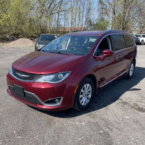 CHRYSLER PACIFICA TOURING L - 1