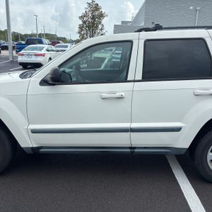 صورة 4 لـ 2009 JEEP GRAND CHEROKEE LAREDO