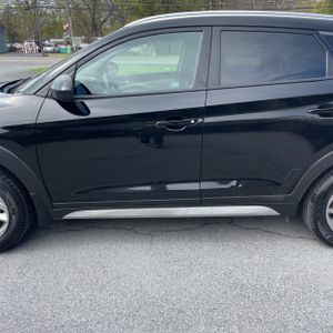 HYUNDAI TUCSON SE - 4