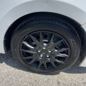 2017 Toyota COROLLA LE — миниатюра 19