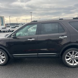 FORD EXPLORER XLT - 4