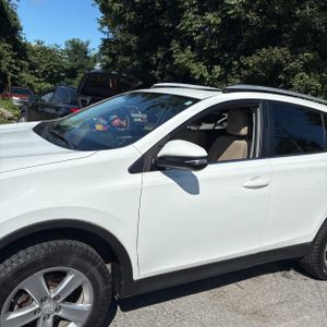 2014 Toyota RAV4 XLE 照片 2