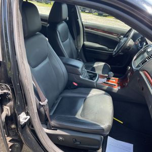 2013 Chrysler 300 MOTOWN — миниатюра 33