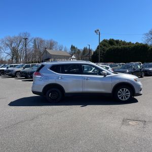 NISSAN ROGUE SV - 10