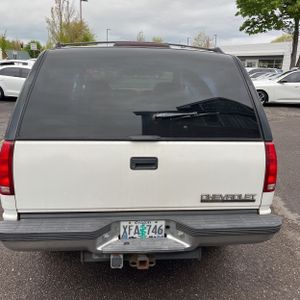 CHEVROLET TAHOE LS - 7