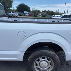 FORD F-150 XL - 6