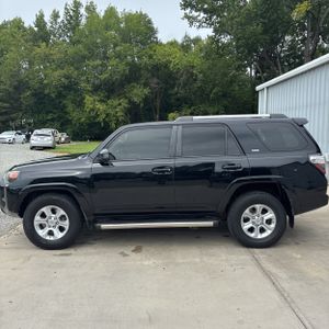 2019 Toyota 4RUNNER SR5 照片 3