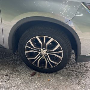 2017 Mitsubishi OUTLANDER SE — миниатюра 20