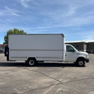 FORD E-350 CUTAWAY - 10