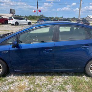 2010 Toyota PRIUS III — фото 4