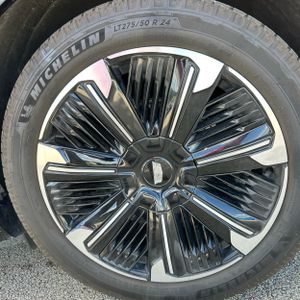 2026 Cadillac ESCALADE IQL PREMIUM SPORT — миниатюра 18