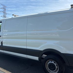 FORD TRANSIT 150 - 6