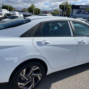 HYUNDAI ELANTRA HYBRID SEL SPORT - 9