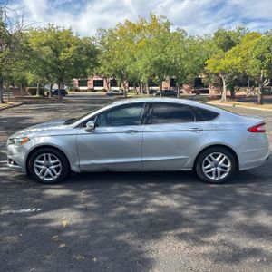 FORD FUSION SE - 3