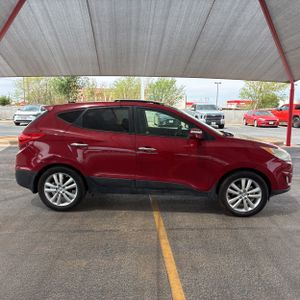 HYUNDAI TUCSON LIMITED - 10