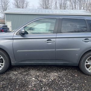 MITSUBISHI OUTLANDER GT - 4