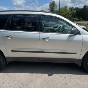 صورة مصغرة 11 لـ 2011 Chevrolet TRAVERSE LS