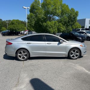 FORD FUSION SE - 10
