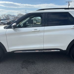 FORD EXPLORER XLT - 4