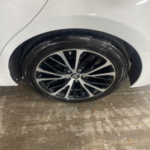 صورة مصغرة 18 لـ 2018 Toyota CAMRY HYBRID SE