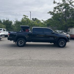 TOYOTA TACOMA TRD OFF-ROAD - 10