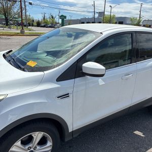 FORD ESCAPE SE - 2
