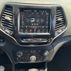 صورة مصغرة 38 لـ 2019 JEEP CHEROKEE OVERLAND