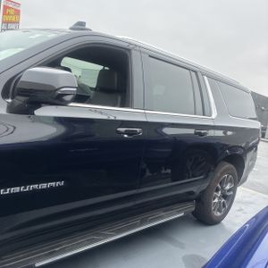 CHEVROLET SUBURBAN LT - 4